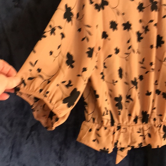 Pretty Top - Picture 3 of 3